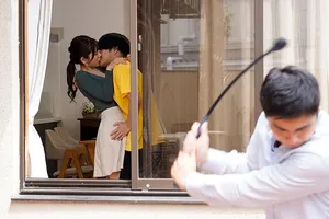 Con trai quan hệ má của mình khi biết má sắp tái hôn