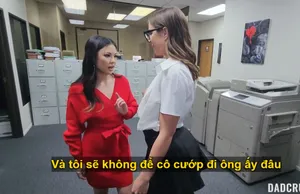 Cặc bố to quá đút không vừa lồn con mất Melody Marks